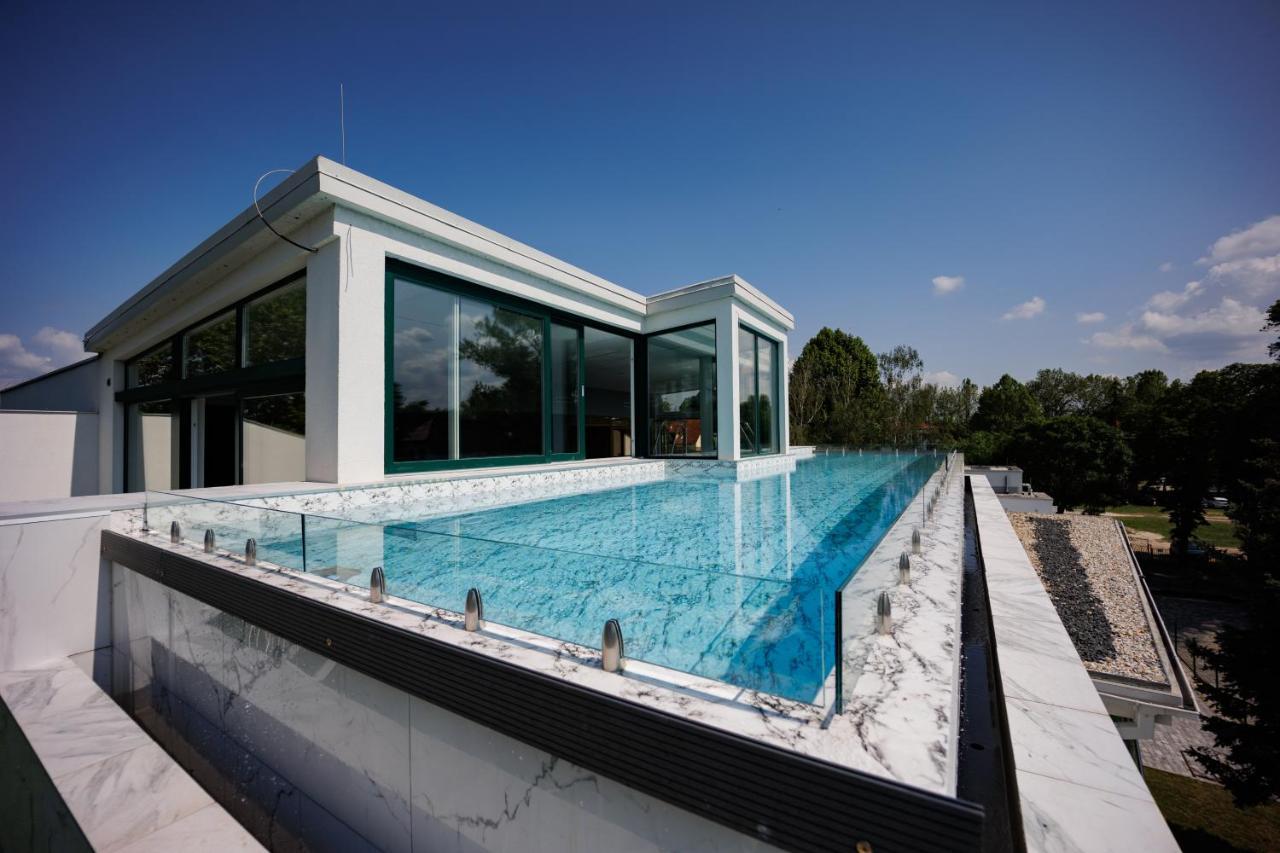 Villa Bauhaus Gold Siófok Exteriér fotografie