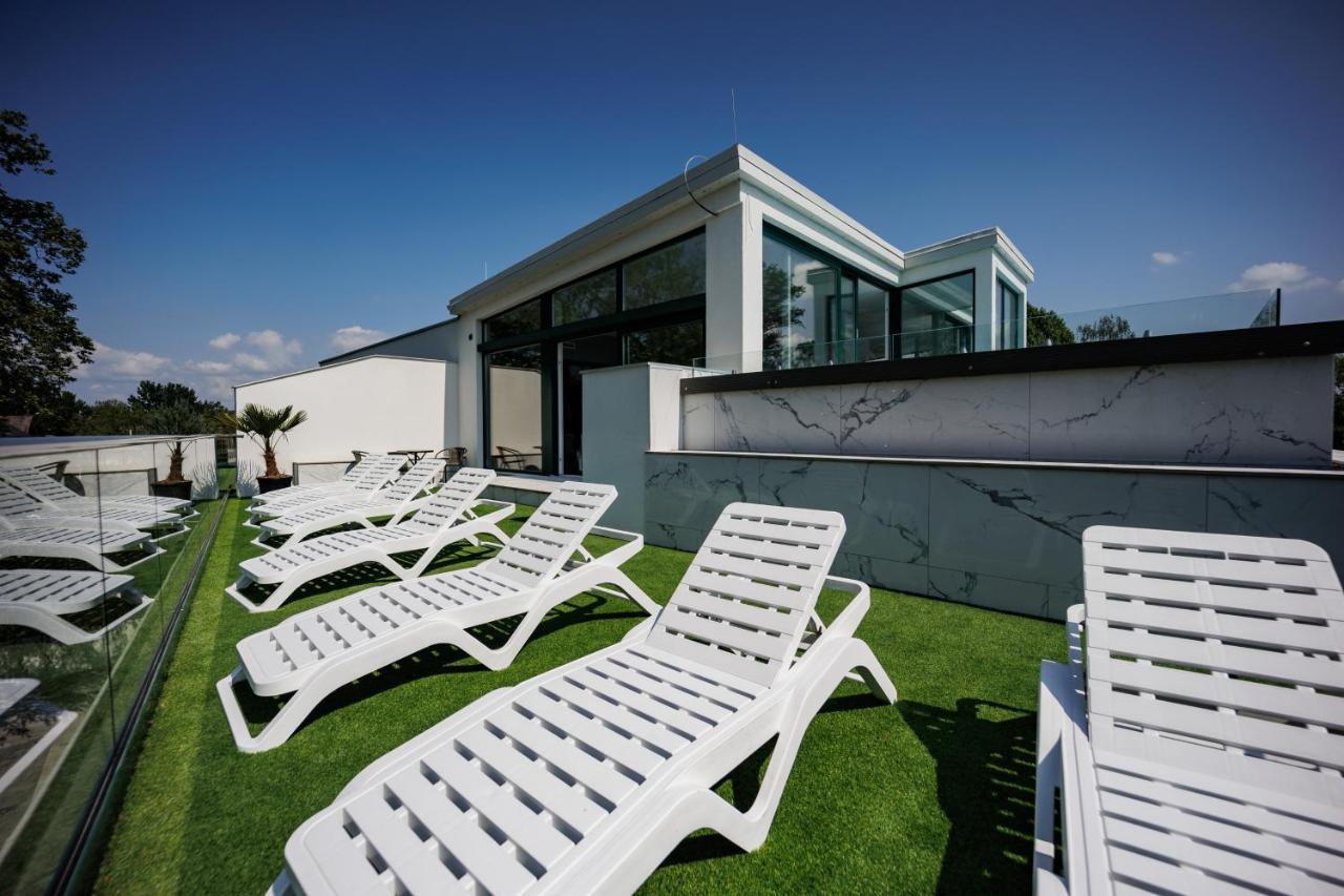 Villa Bauhaus Gold Siófok Exteriér fotografie