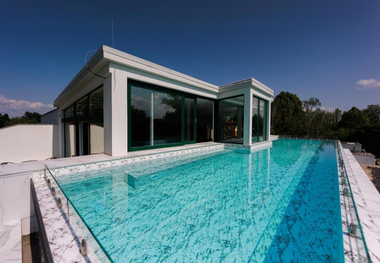 Villa Bauhaus Gold Siófok Exteriér fotografie