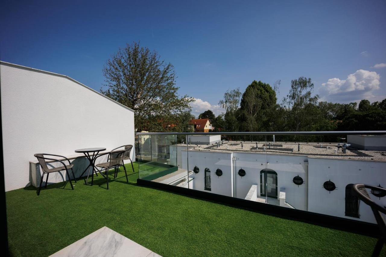 Villa Bauhaus Gold Siófok Exteriér fotografie
